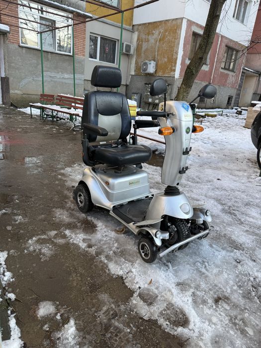 Инвалидна електрическа количка