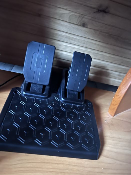 volan thrustmaster t128 force feedback folosit o luna