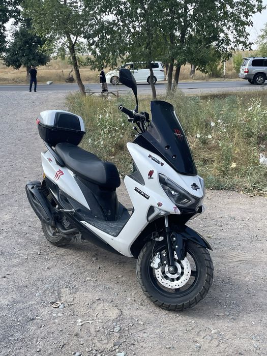 Макси.           .