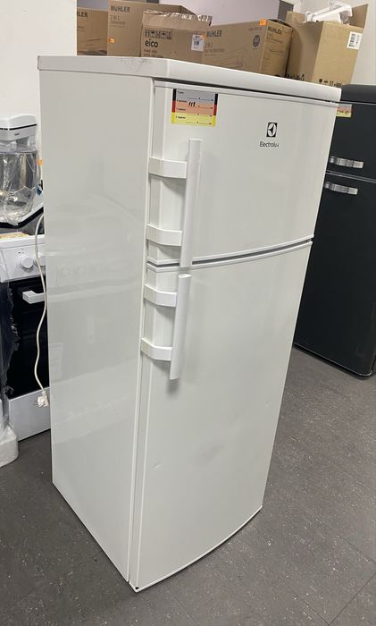 Хладилник Electrolux EJ2301AOW2, 228 л, Клас A+, H 140 см.