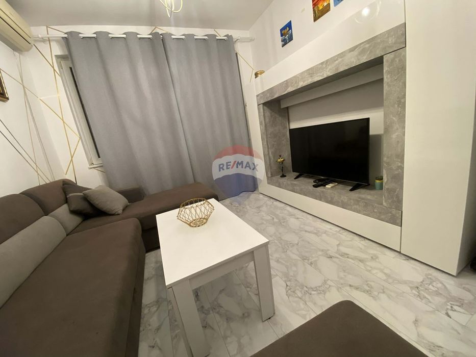 Продава се Четиристаен апартамент в Варна, Червен площад - 80 кв.м за 1581 €/кв.м - Снимка #2