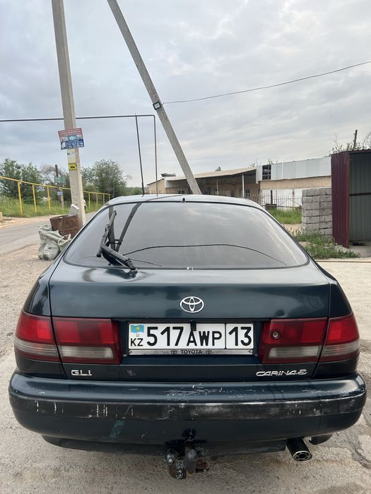 Тайота Карина Е 1992 с хорошом состояний