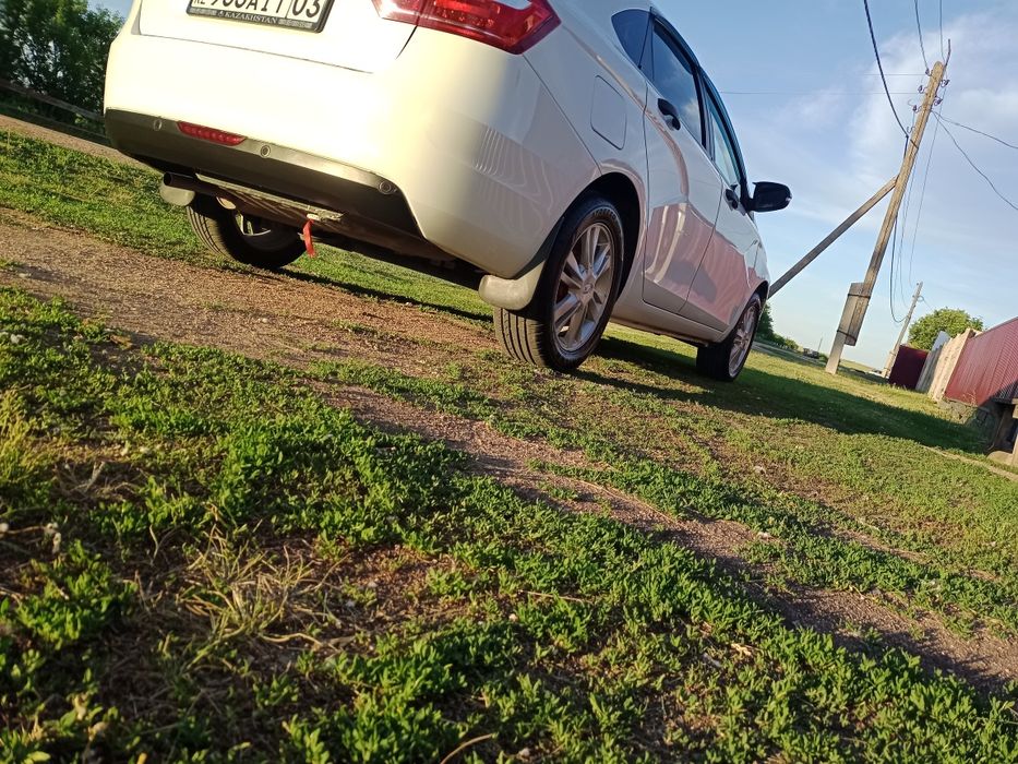 Продам Весту 2019 г.