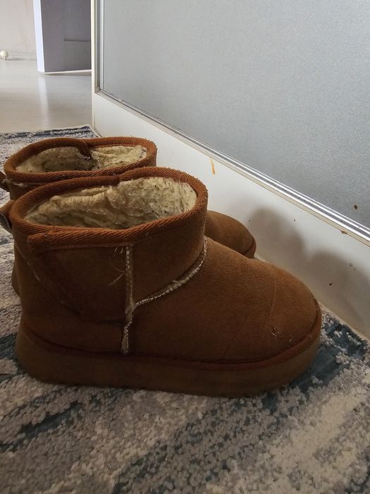 Ghete fete tip ugg
