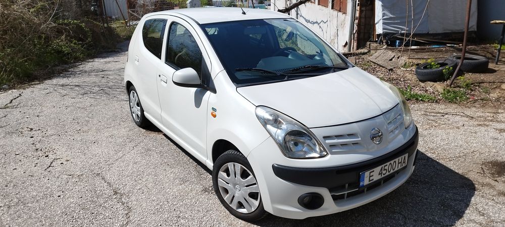 Продавам Nisam Pixo 2011