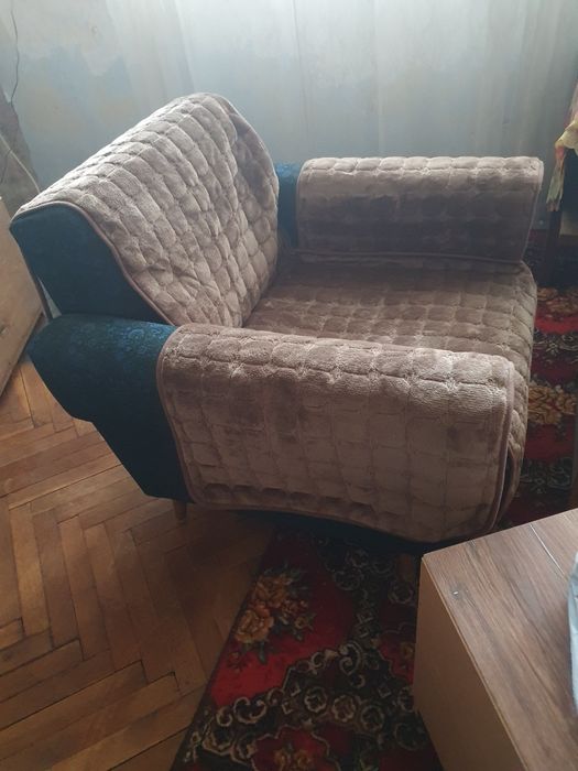 Библиотека ,бюфет,кресло 2бр.