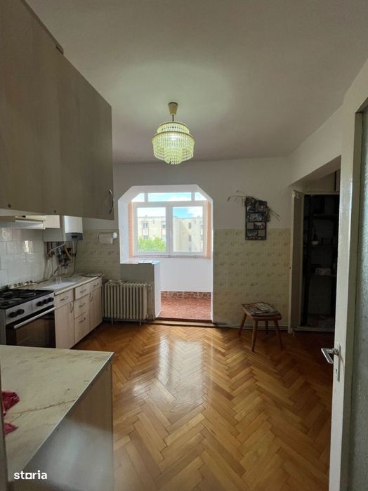 Apartament 4 camere 2 bai Central