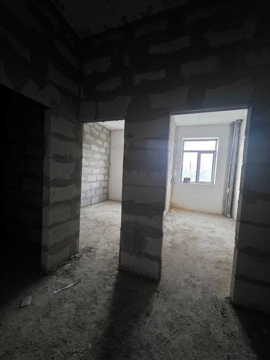 Продаётся 1х комн квартира на 2 этаже Ор-р Кафе Бахор