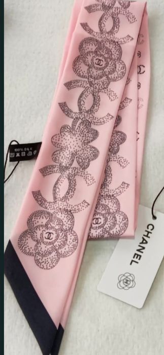 Esarfă Chanel,  Louis Vuitton, model 2026, 100% mătase