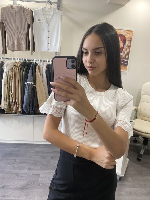Супер сладка блузка с дантела налична в три цвята