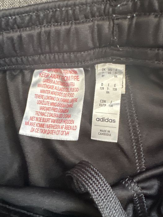 Оригинални къси панталони на Манчестър Юнайтед - размер 7-8 години