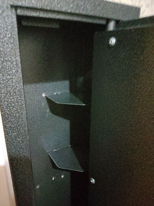 Продам сейф срочно