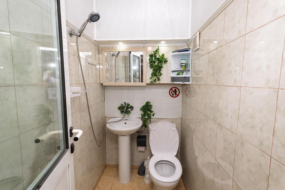 Двустаен  400€ ...