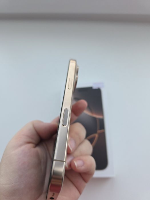 Продам Айфон 16 про, на гарантии!