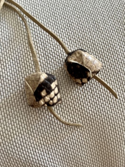 Колие, гривна от естествена кожа