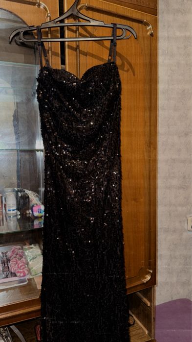 Продам платья красивые,вечерние