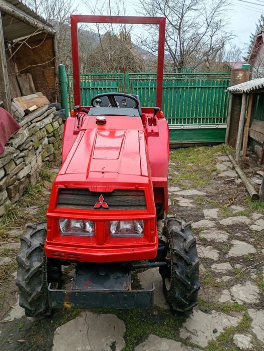 Vând tractor Mitsubishi 20 cai putere,motor defect