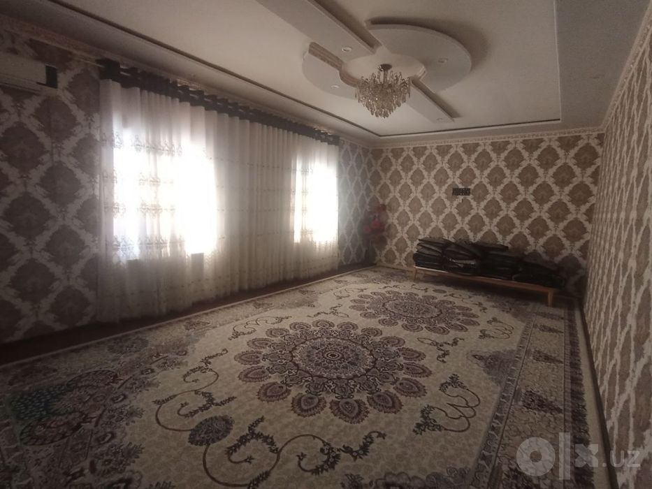 Qorovulbozor UY SOTILADI  55000 dollor