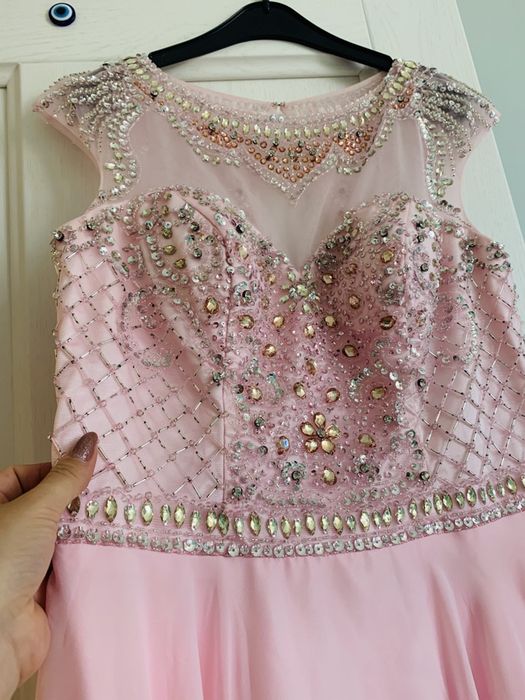 Женские платья