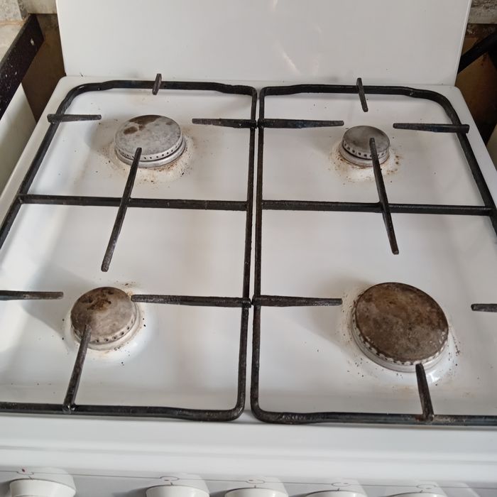 Продам газовую плиту