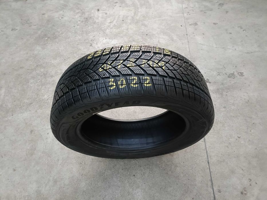 O anvelopa iarna 235 55 18 goodyear ultragrip performance 7,8 mm 2022