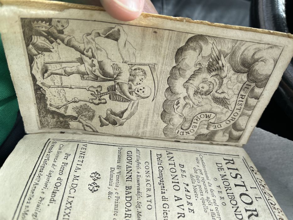 Carte de rugaciuni foarte veche si rara!