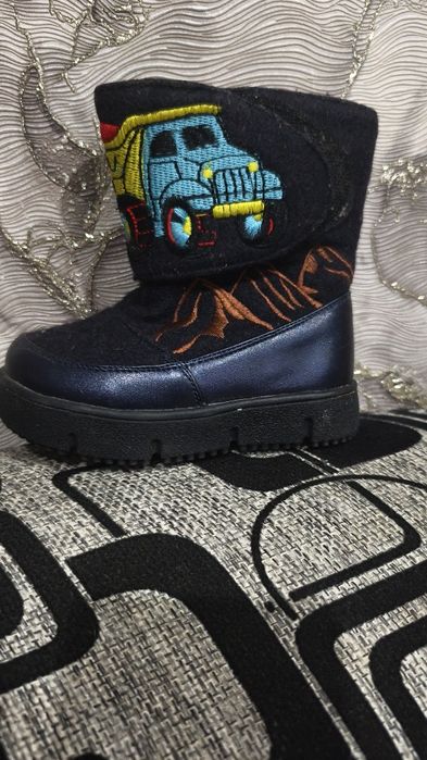 Продам детские валенки