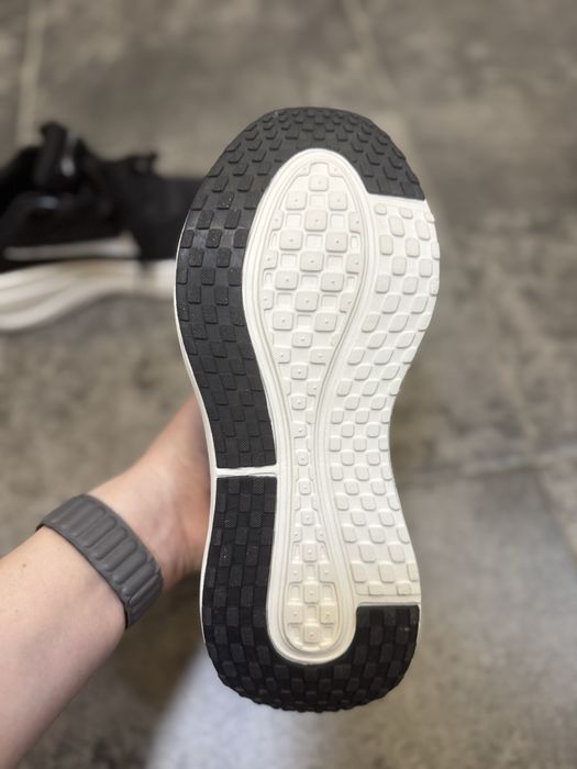 Продам кросы Nike