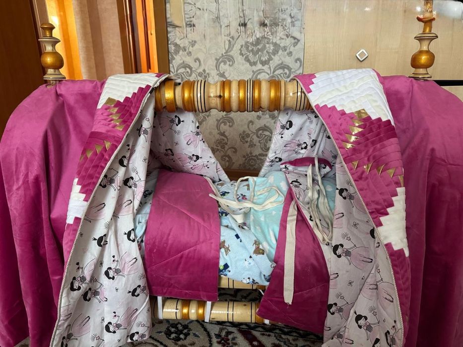 Бесик розовый жиналады