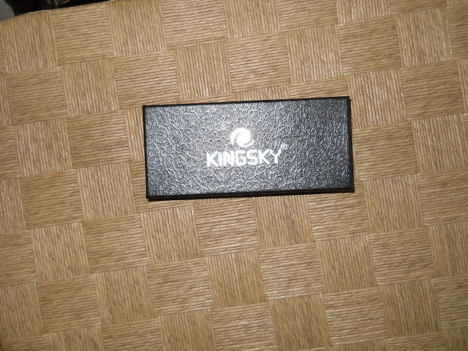 Продавам нов луксозен дамски часовник