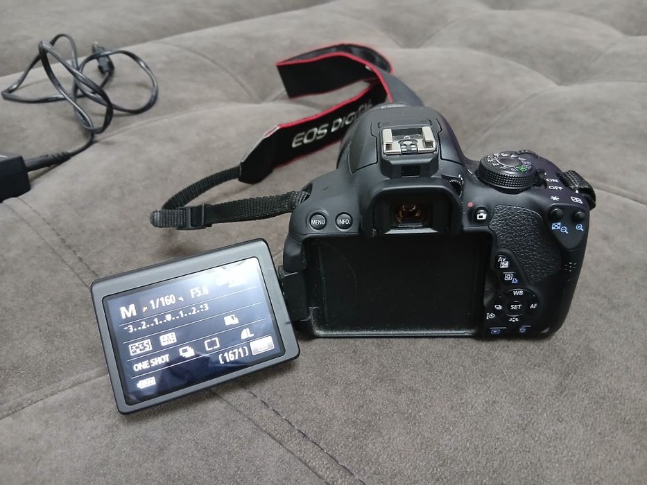 Canon 700d в идеальном состояние