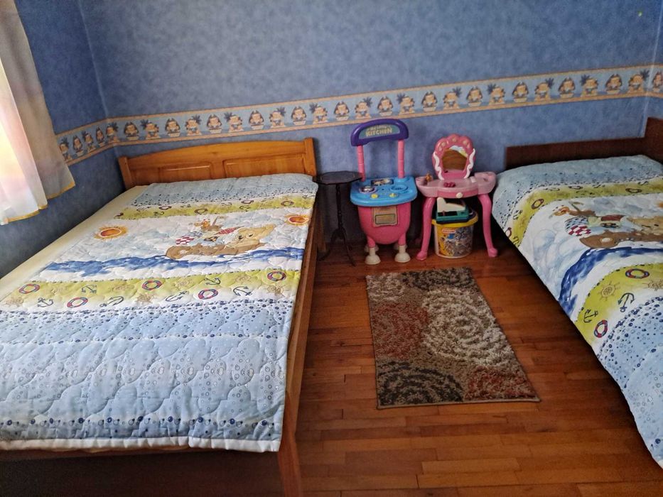 Продавам Двуетажна къща с овощна градина