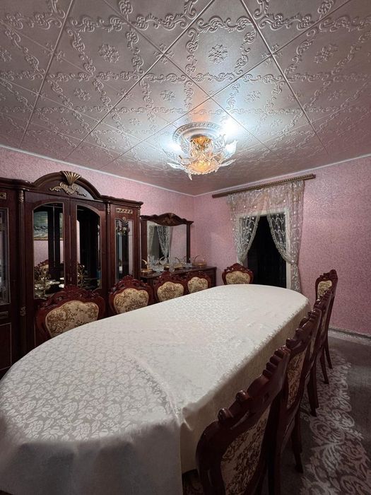 Продаётся стол, стуля