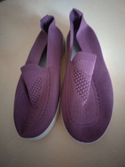 Слипоны дыщащие женские.