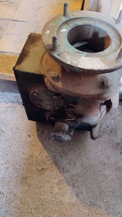 Редуктор с електромотор