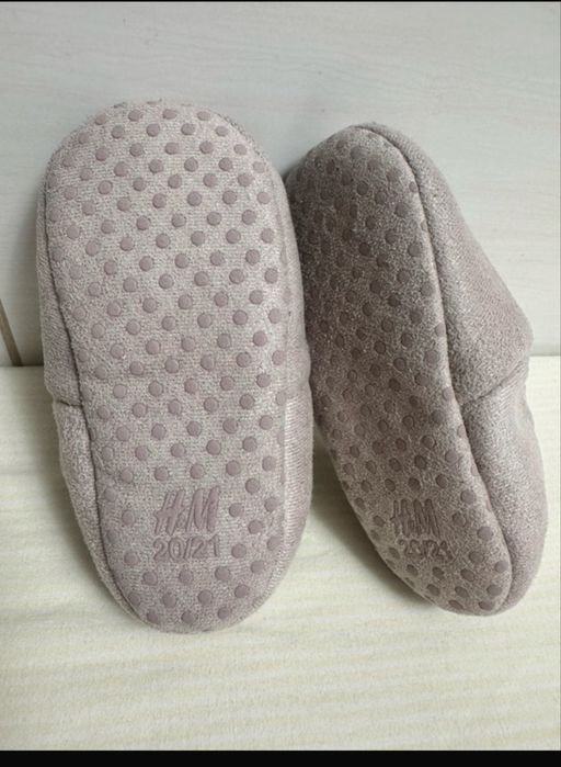 Papucei cu talpa aderenta H&M marirmea 20/21