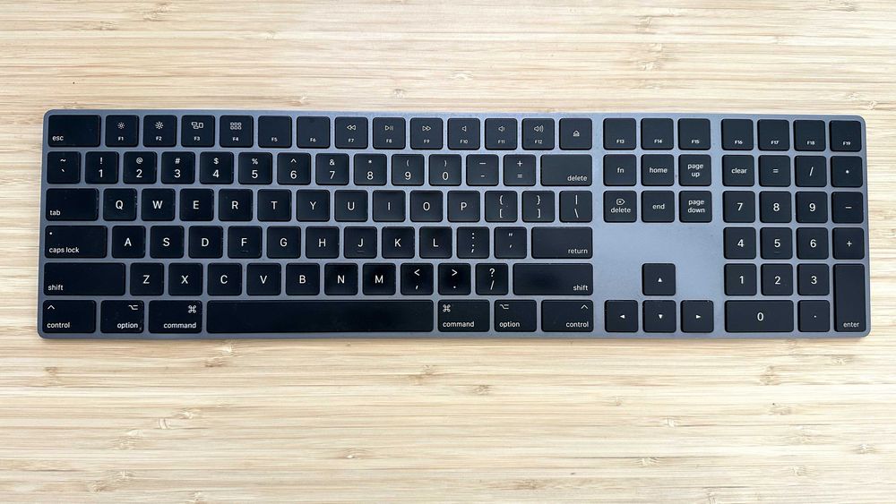 Apple Magic Keyboard with Numeric Keypad - Space Gray (A1843) US