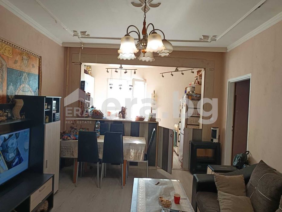 Продава се Тристаен апартамент в Варна, Кайсиева градина - 60 кв.м за 1665 €/кв.м - Снимка #2