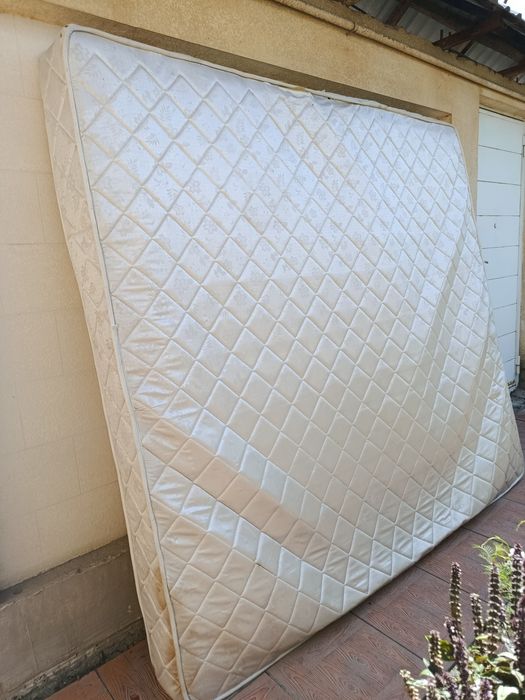 Matras 2 kishilik kravat uchun