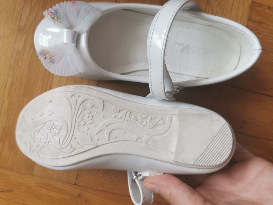 Нови лачени обувки 25 нонер