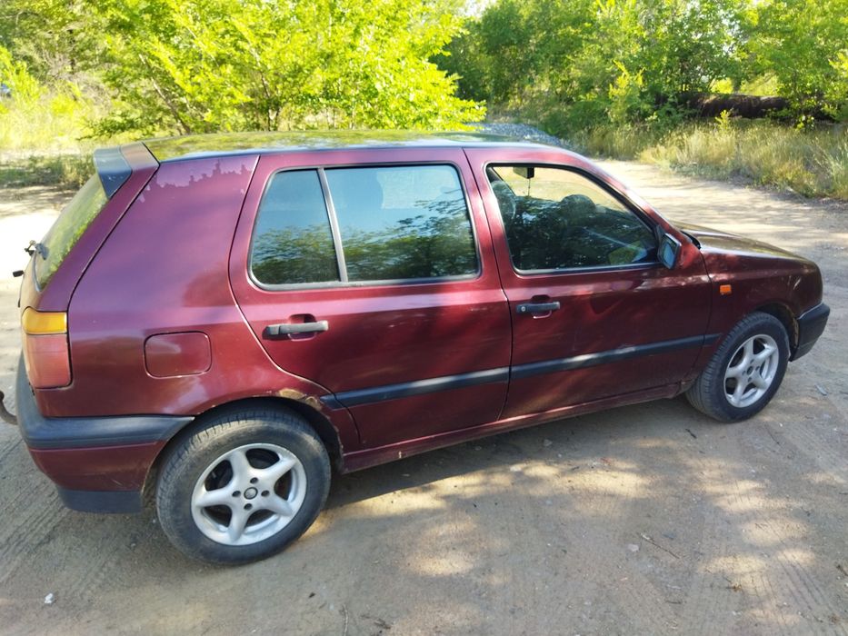 Продам Гольф 3,1.8 моник