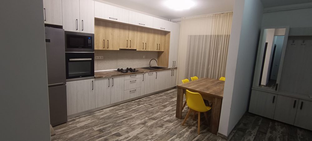Dau în chirie apartament cu două camere