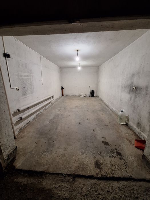 Продава се Гараж / Паркомясто в ж.Южен парк - 21 кв.м за 8 €/кв.м - Снимка #1