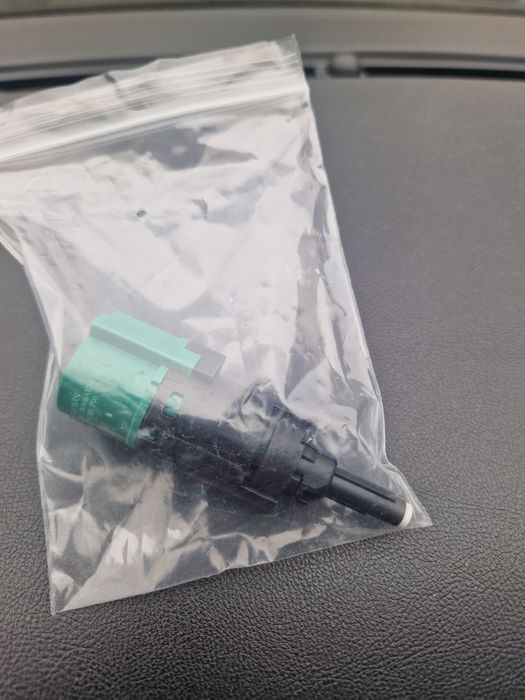 Sonzor presiune pedală frînă