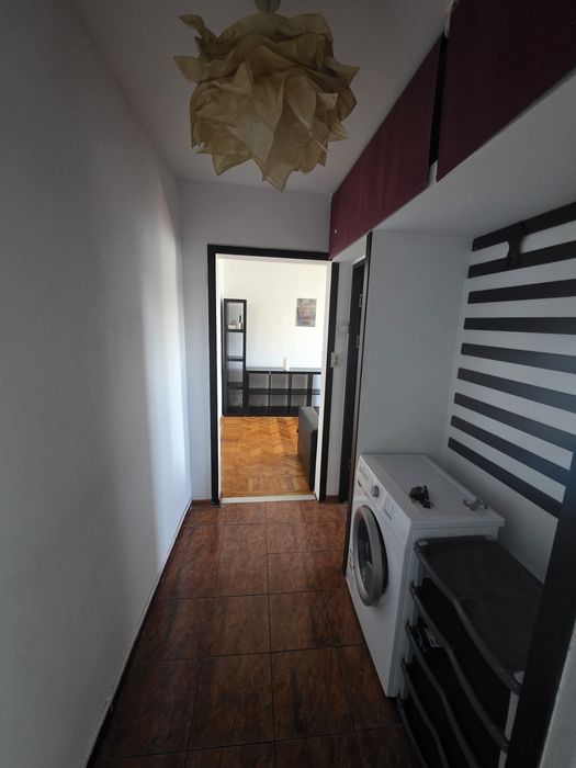 Inchiriez apartament