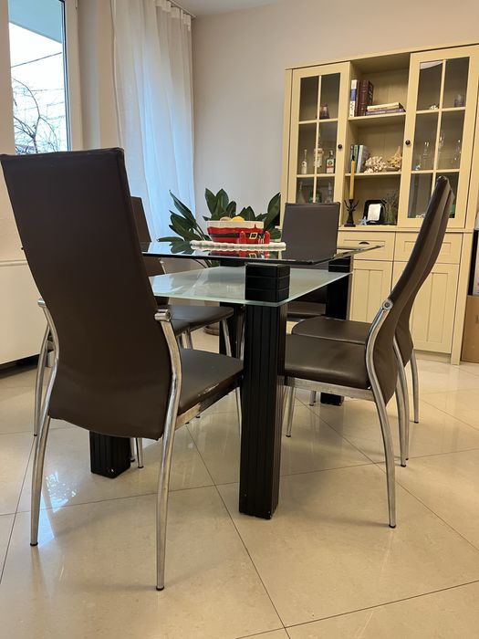 Стъклена маса с 6 стола