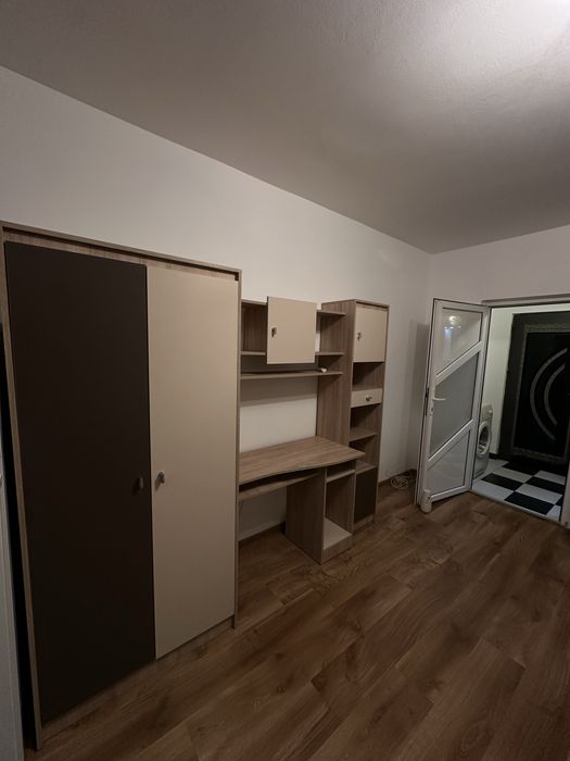 Persoana fizica-închiriez garsoniera