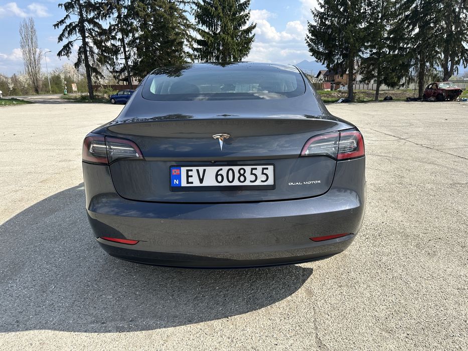Tesla model 3 long race in garantie