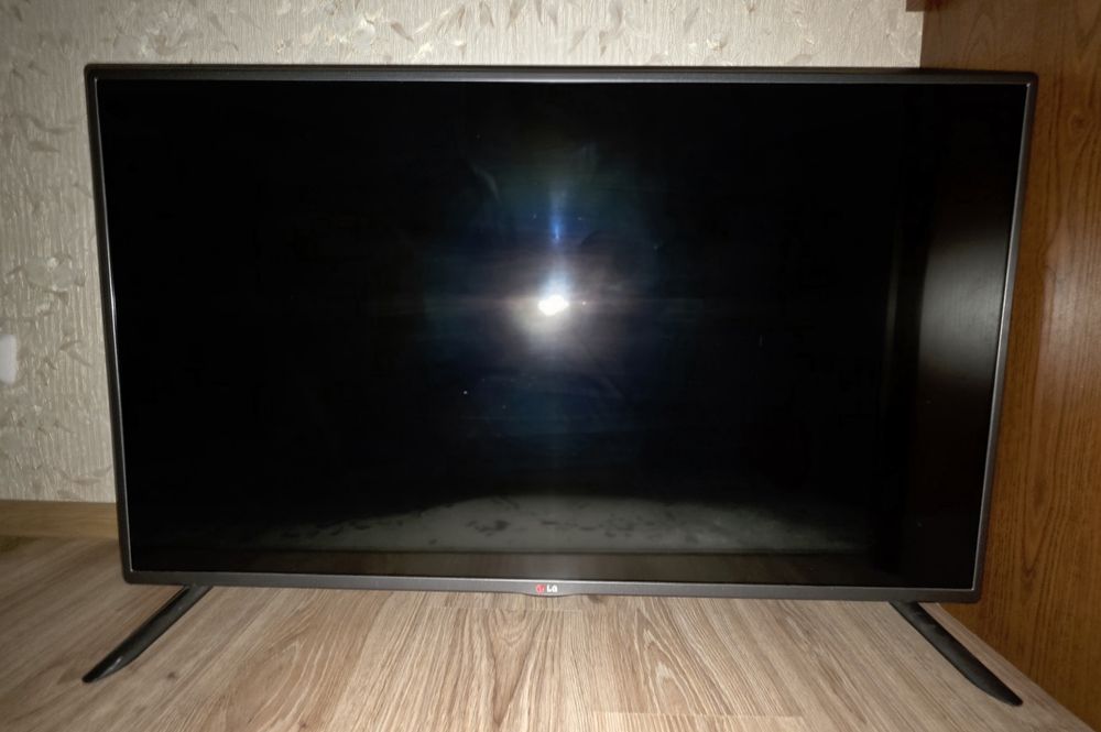 Телевизор LG 42.