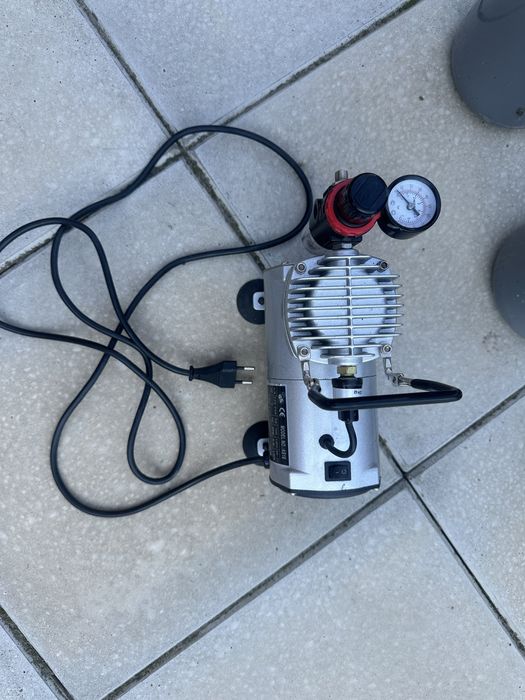 Compresor pentru  aerograf cu ventilator